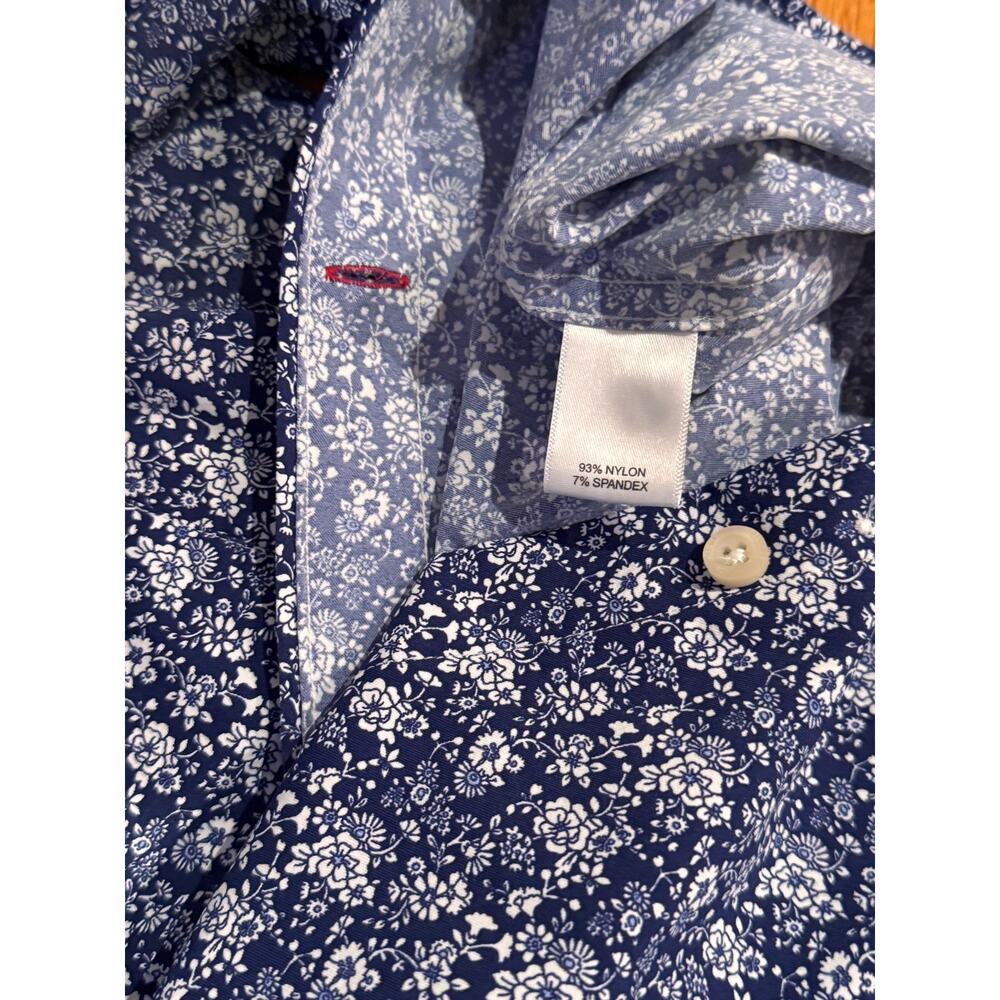 CREMIEUX Performance | Floral Trim Fit Button Up | Small - Picture 9 of 10